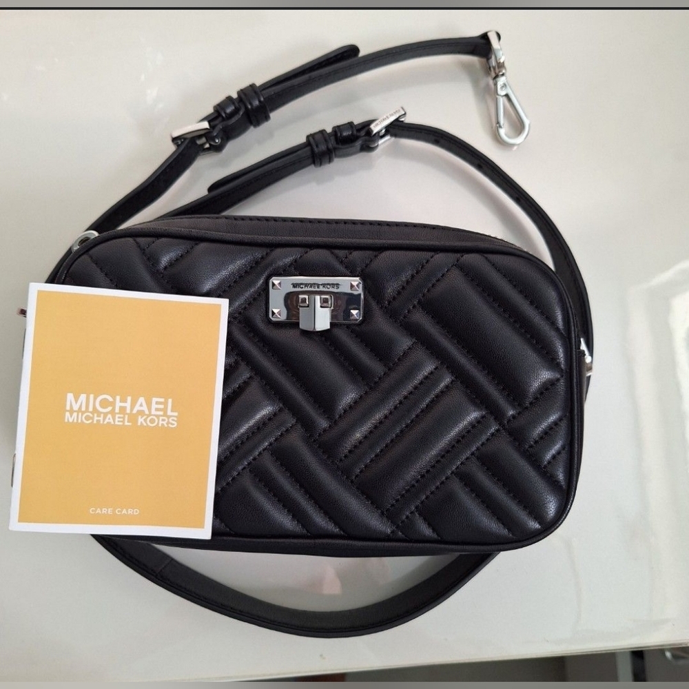 Michael Kors MK Designer Peyton Black Quilted Crossbody Camera Bag Crossbody